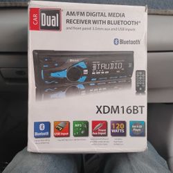 5$ Bluetooth W/USB Input 30*4 Watt  W,/Remote MP3 Player New In Box!!!!