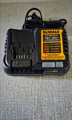 *New* Dewalt 20v Max 4amp battery charger