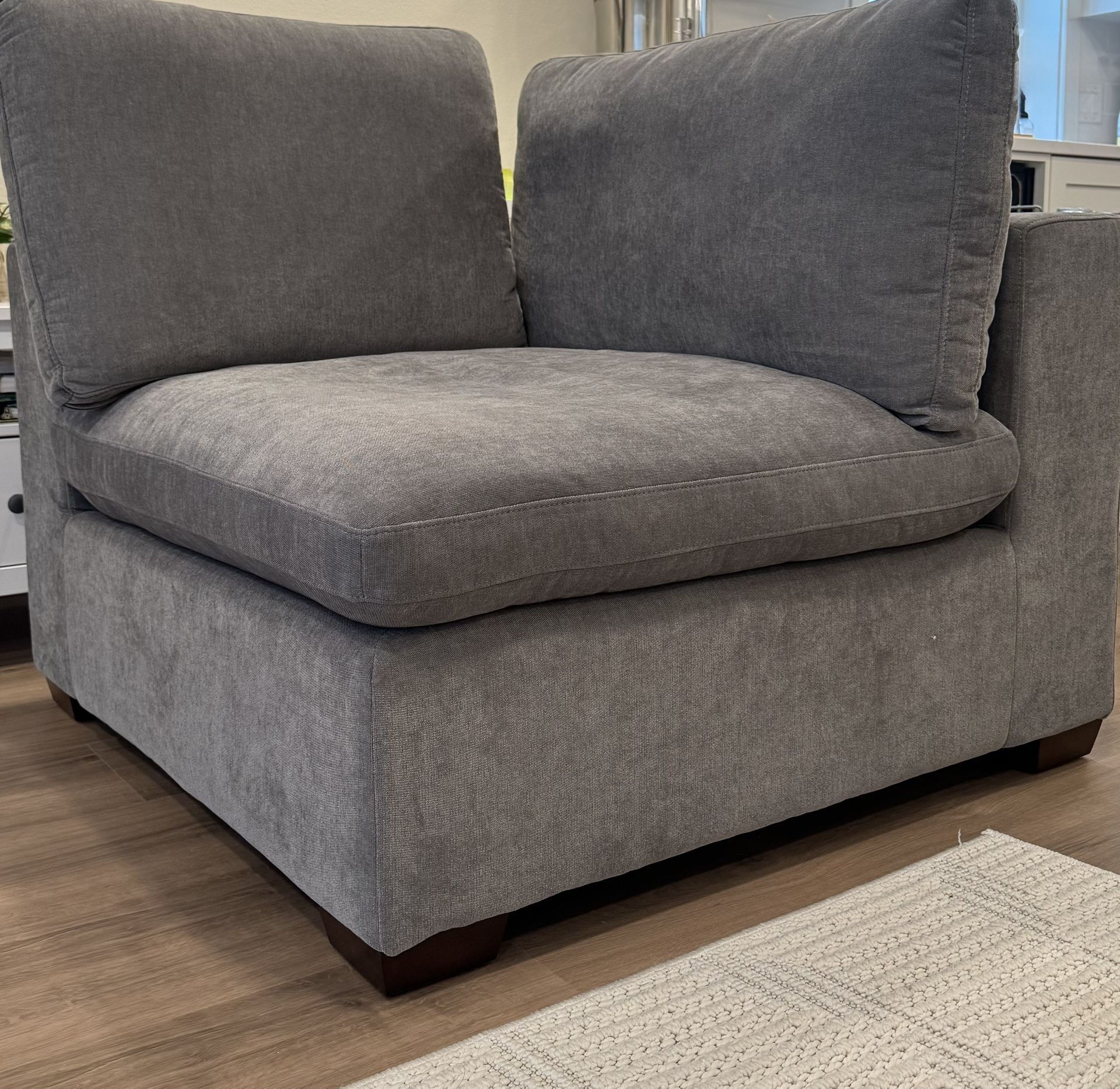 Thomasville Lowell Corner Chair