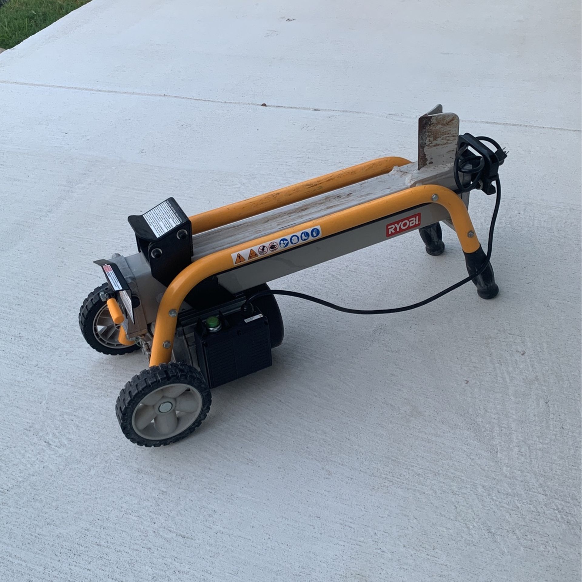 Ryobi RY49701 Log Splitter