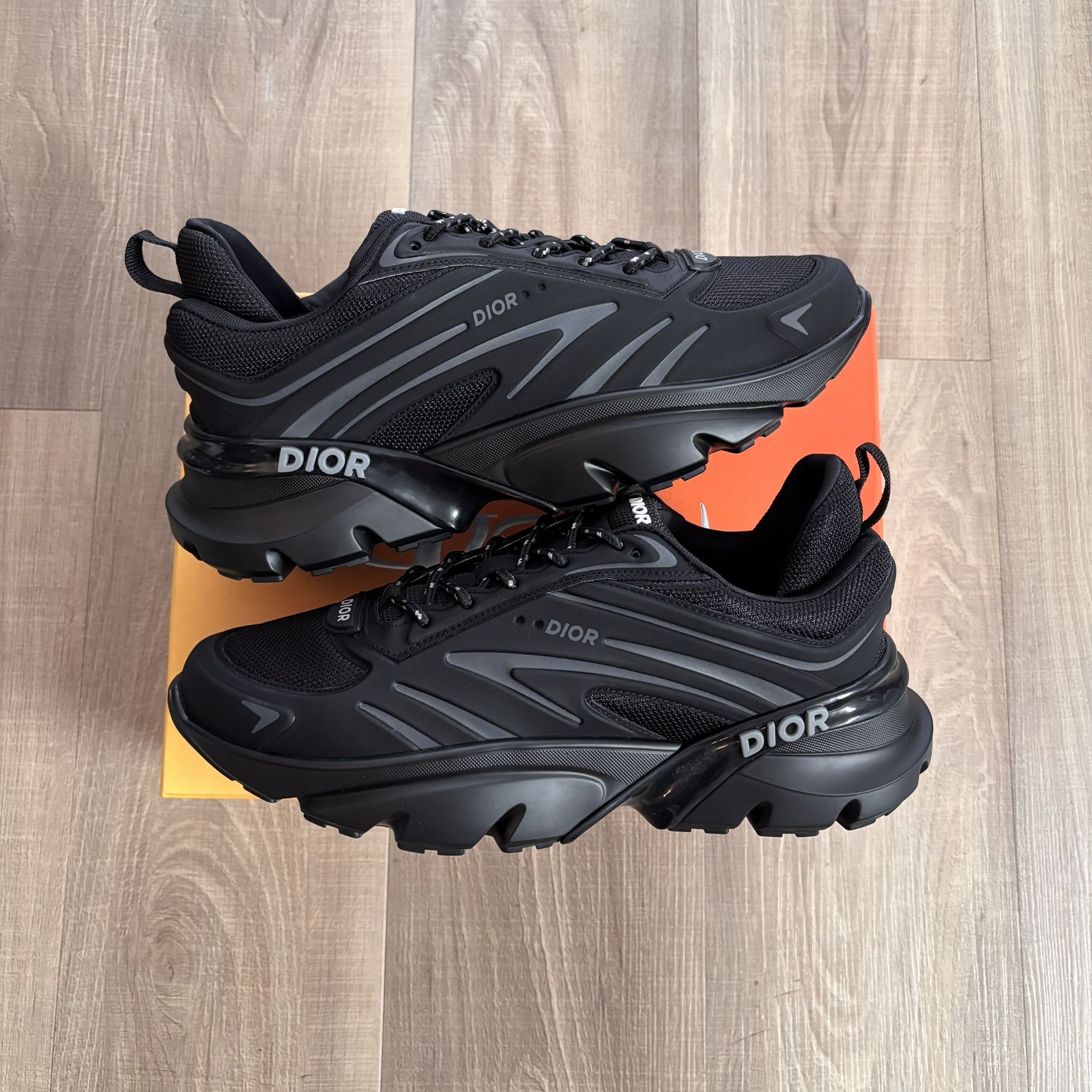 DIOR B44 Blade Size 43 On deck