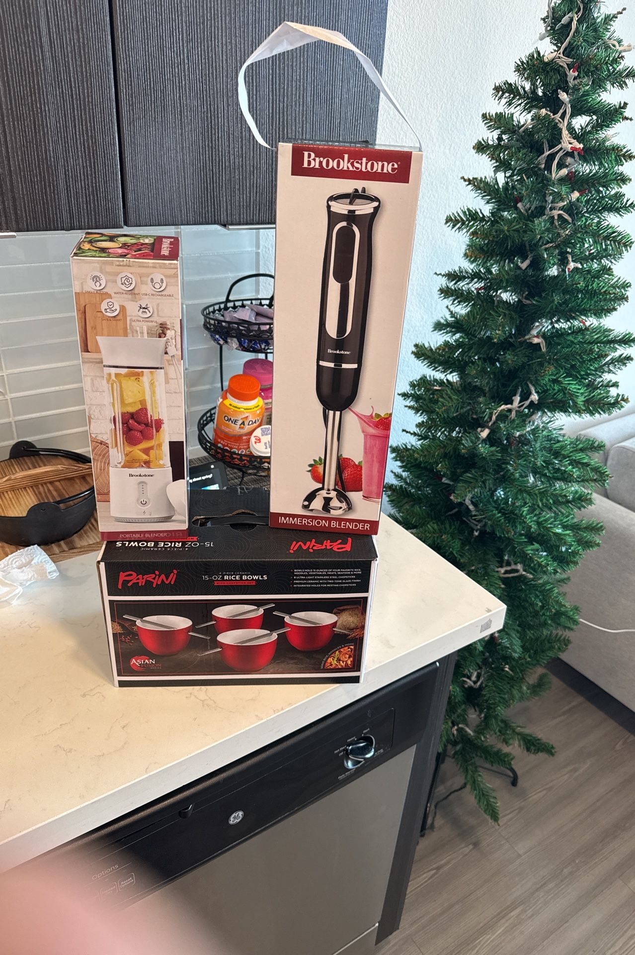 Great Kitchen Set Brand New Blender Portable Blender And Rice Bowls