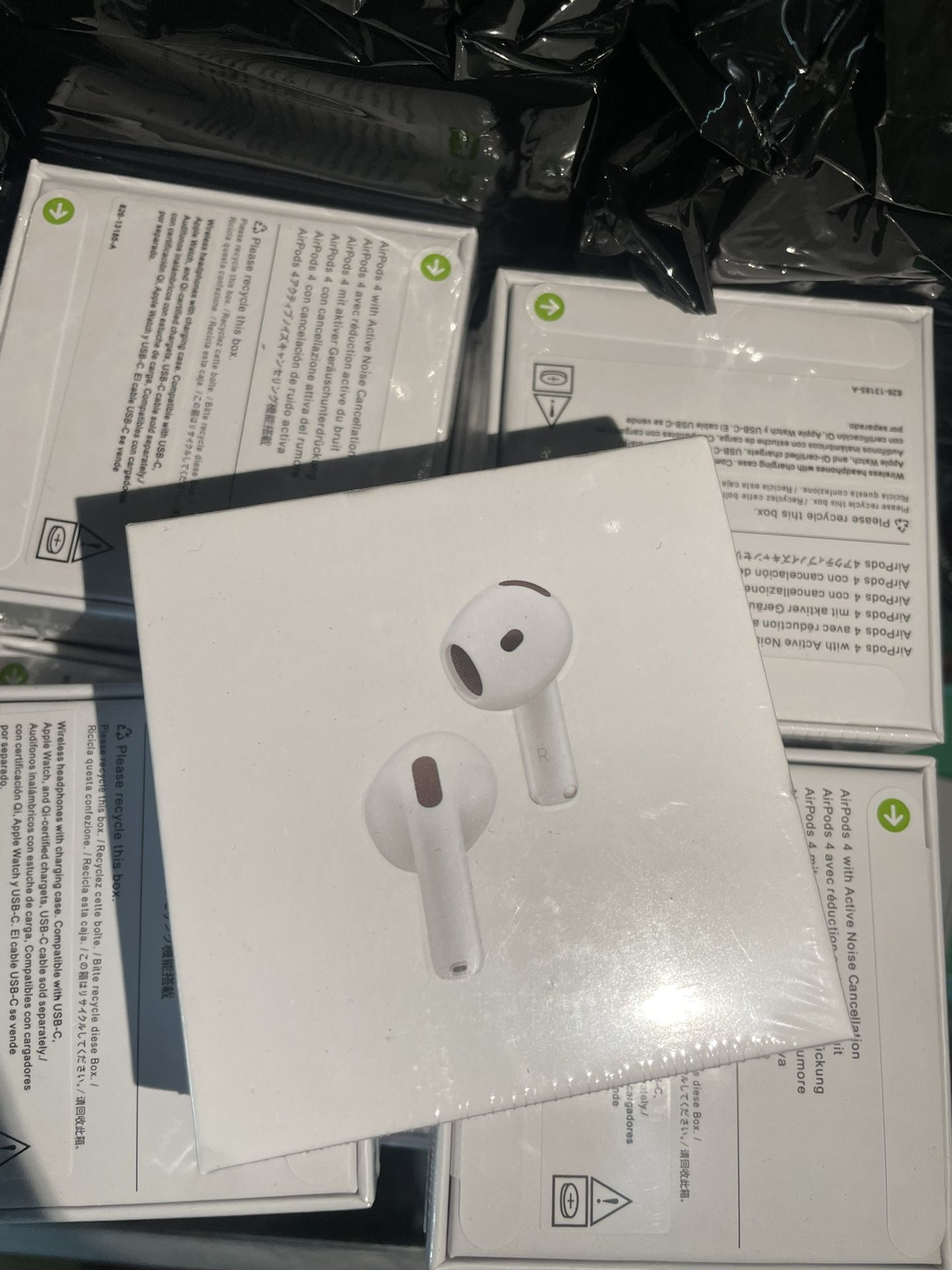 AirPods 4