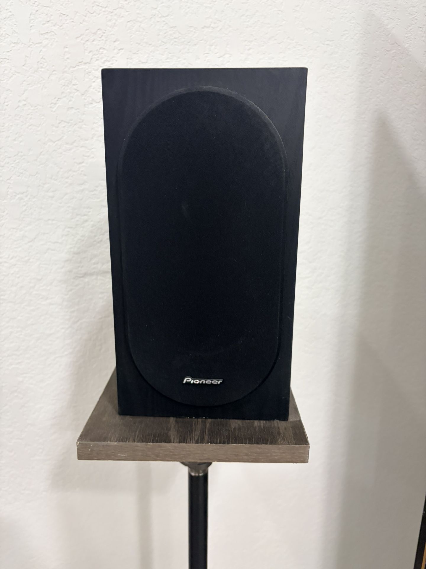 Pioneer SP-BS22-LR Bookshelf Speakers + Handmade Industrial Pipe Stands (Pair)