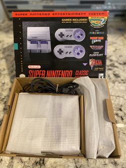 Super Nintendo Mini Classics Snes Two Controllers Like New In Box 