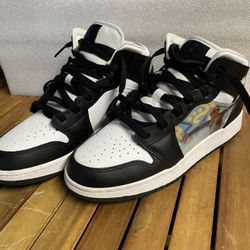 Jordan Air Jordan 1 Mid (Size 7y)