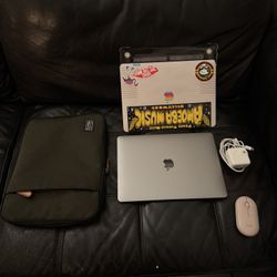 Macbook Air M1  (2020)  Bundle