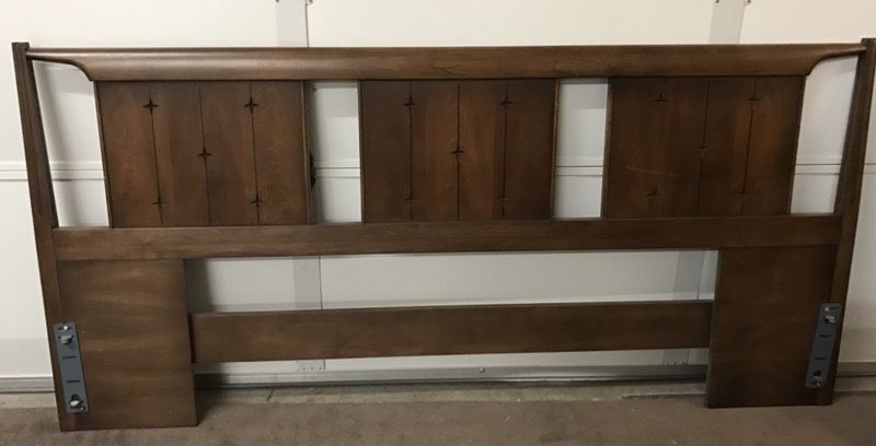 Beautiful Vintage Broyhill “Saga” King Size Headboard