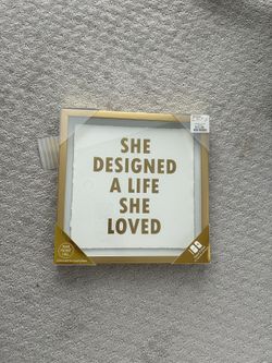 Photo frame gold color