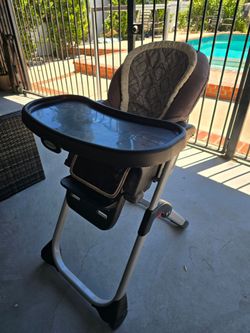 Graco foldable high chair black