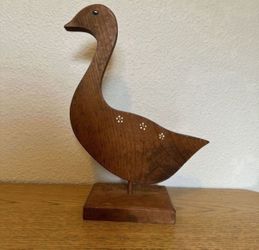 Old Wood Goose Decor (about 11in Tall)