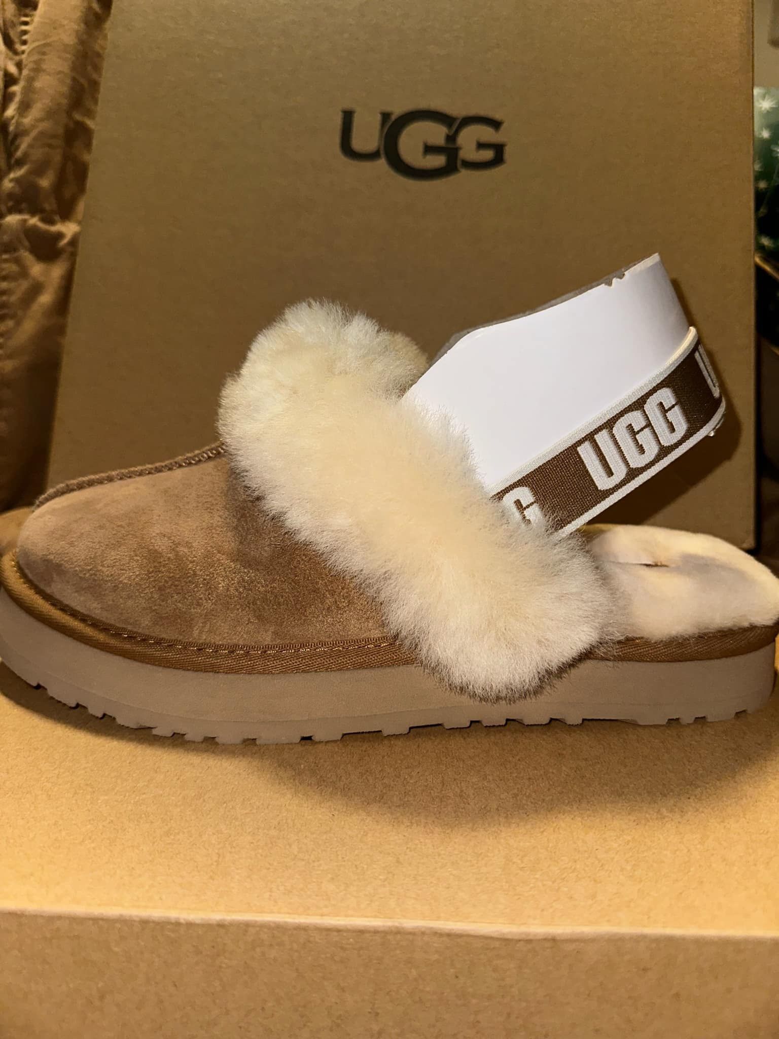 UGG 