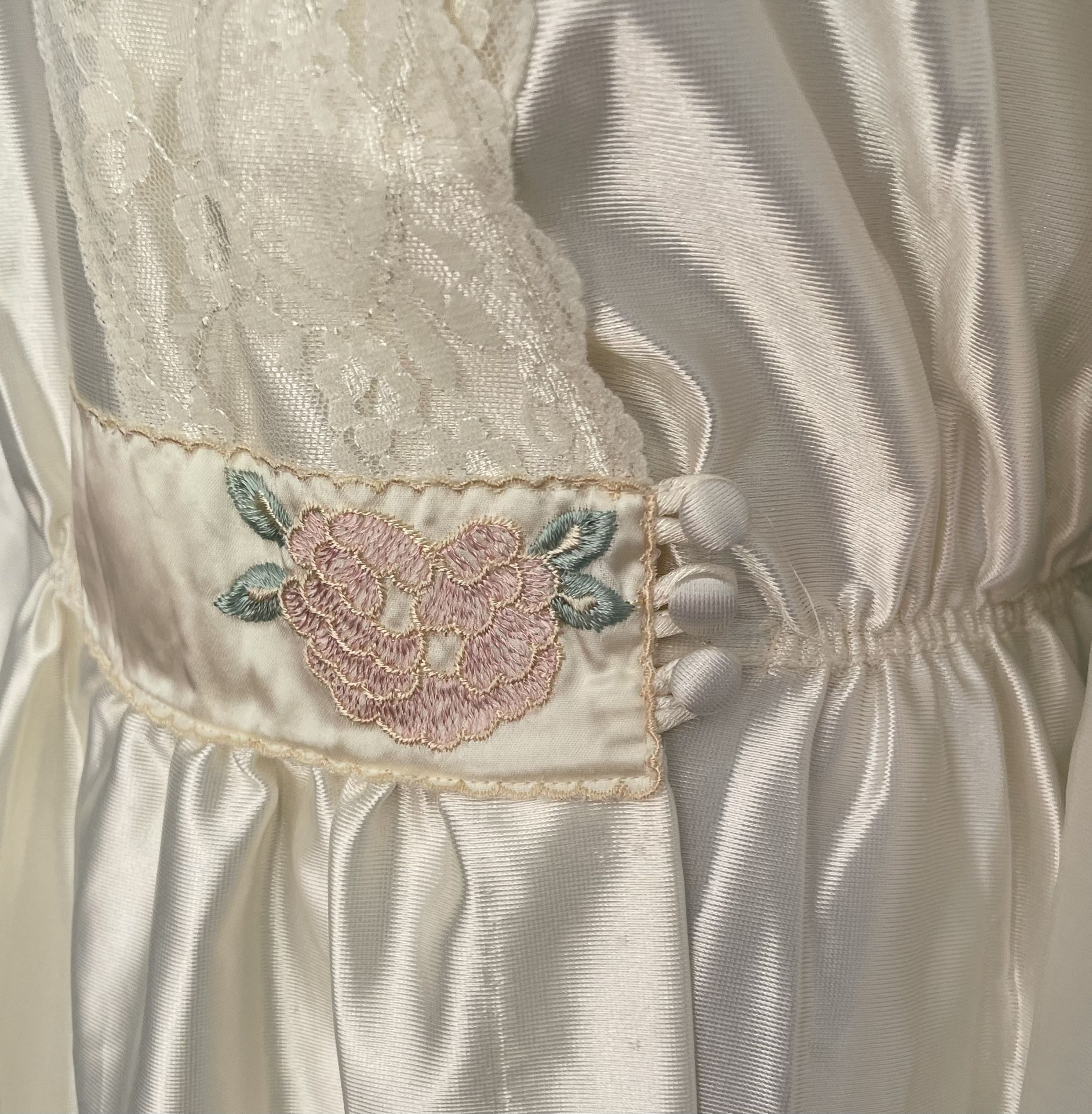 Val.Mode Vantage Lace Trim Embroidery detail ivory Long Robe. 