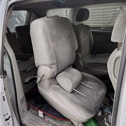 Middle Seats Out Of Sienna 2005 50 Each
