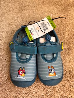 Toddler Bluey Water Shoes Size 9/10