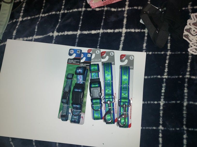 Mariner And Sounders Collars And Leashes