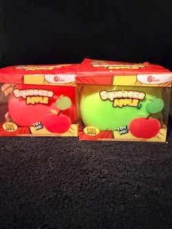 2 Jumbo Apple 🍎 🍏 squishy