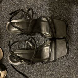 Black Heels Opened Toes