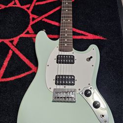 SQUIRE MUSTANG ELECTRIC GUITAR
