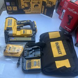 20V Dewalt Atomic 23 Ga Pin Nailer Kit 