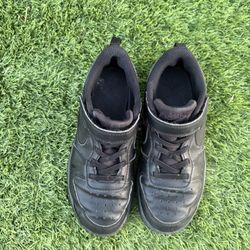 Nike Shoes Size 2y 