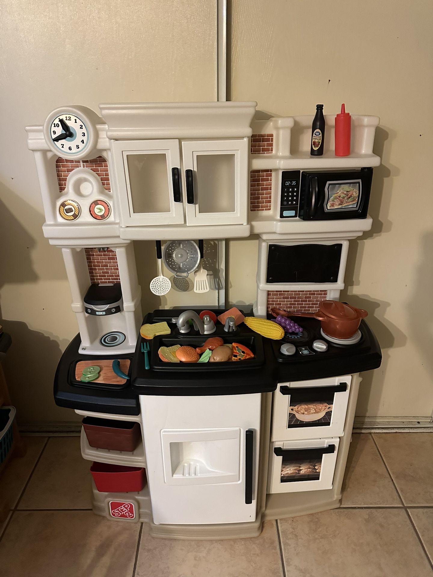Step2 Play Kitchen With Play Food