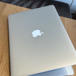 Apple MacBook Air 13” Core i5 processor 4GB RAM 256GB SSD STORAGE DRIVE $175 