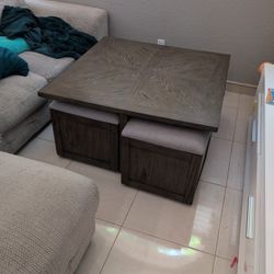 Coffee table With 4 Stools 