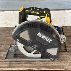 Dewalt Metal Cutting Saw 7 1/4”