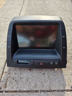 86110-47081 Toyota prius radio touchscreen MFD climate controls 2004-2009