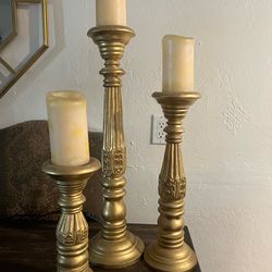 3 candles 🕯️ holder perfect conditions