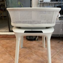 4 Moms- Bassinet 