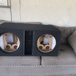 Dual 12’s Skar Audio box 