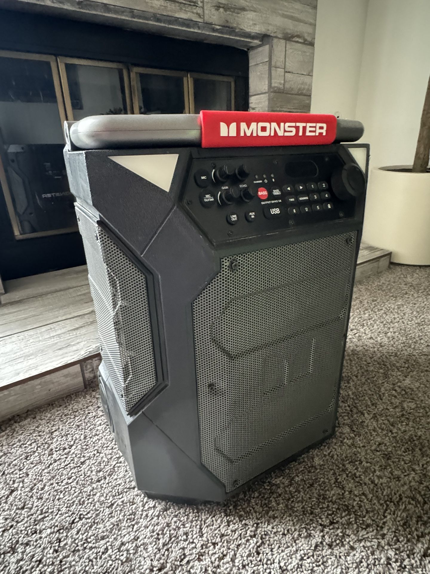 Monster Bluetooth Rockin’ Roller 270 Speaker