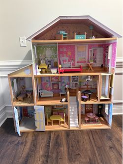 Kidkraft mansion doll house