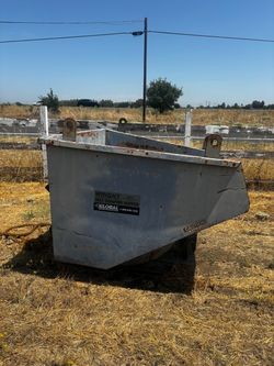 Forklift debris tipper box