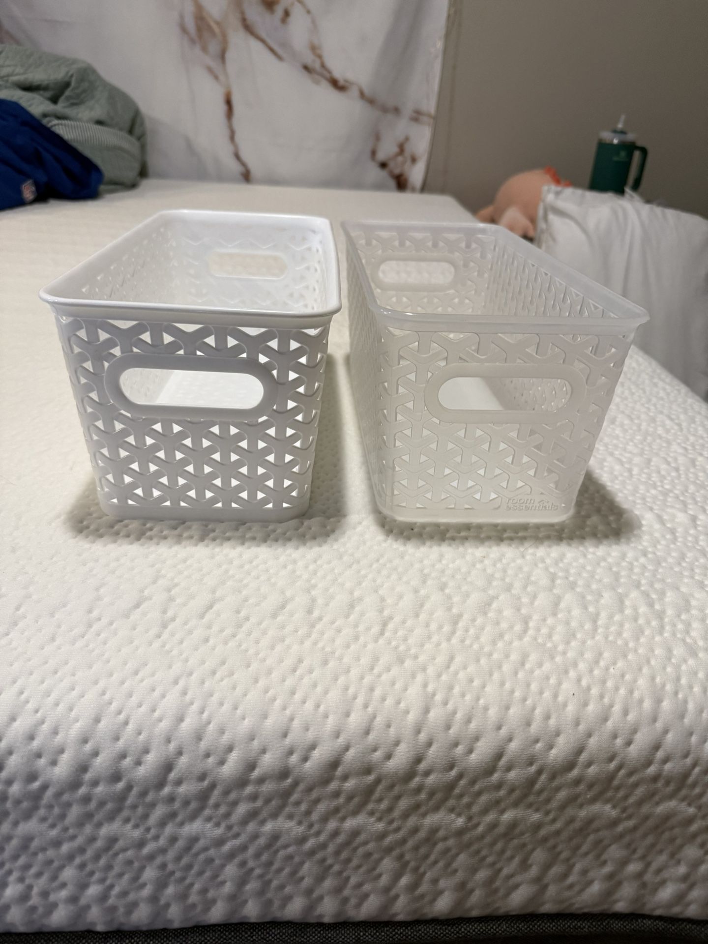 STORAGE CONTAINERS