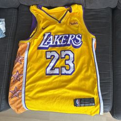 LA Lakers Lebron Swingman jersey