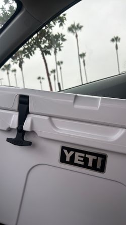 Yeti 35 white like new only used for a few weeks