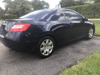 2010 Honda Civic runs perfect only $200 per month