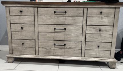 Dresser