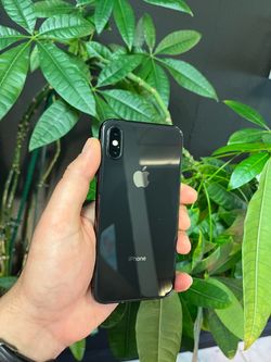 iPhone XS - Unlocked - 256GB