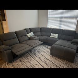 Living Room Sectional  Couch w/recliner 