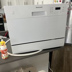 Honeywell Countertop Dishwasher (6 Place Setting, 6 Washing Programs, Stainless Steel Tub
