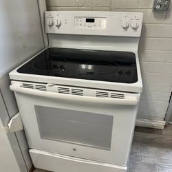 Ge profile electric stove white