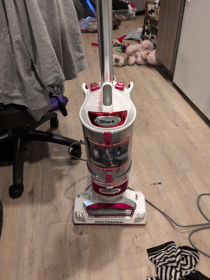 Shark rotator professional lift away