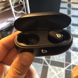 Beats Studio buds