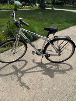 Specialized Crossroads Hybrid Bike