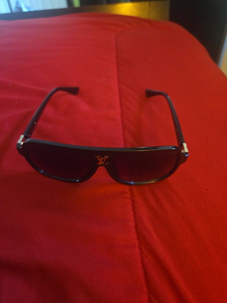 Louis Vuitton Sun Glasses