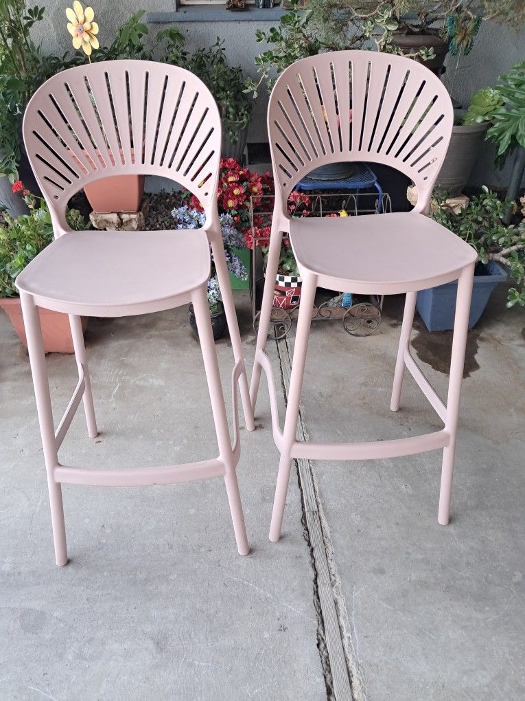 Nice Barstools In Good Condition 